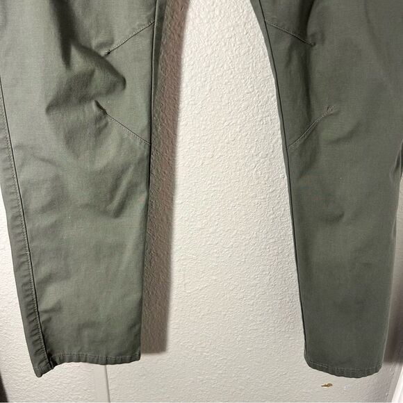 Signature Levi Strauss & Co Green Straight Leg Pants with Black Belt Size 36 - Picture 4 of 14